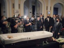 У Києві поховали Григорія Чапкіса. Попрощатися з хореографом приїхав Зеленський. Фоторепортаж
