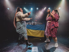 alyona alyona в Тель-Авіві заспівала з переможницею 