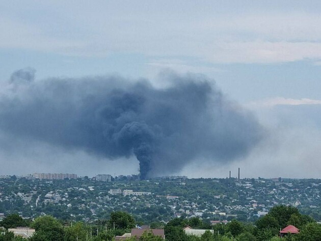 У окупованому Луганську пролунали вибухи і сталася пожежа – ОВА