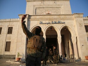 Сирійські курди, яких підтримують США, захопили місто Дейр-ез-Зор. Це третє велике місто, втрачене військами Асада