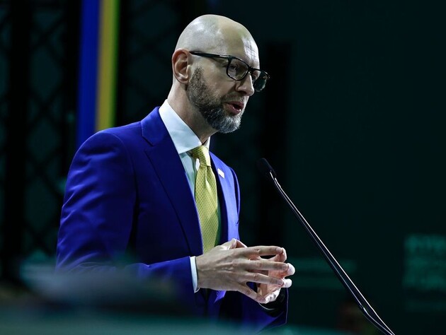 Яценюк: Не бачу жодного шансу на мир із РФ лише за допомогою дипломатії