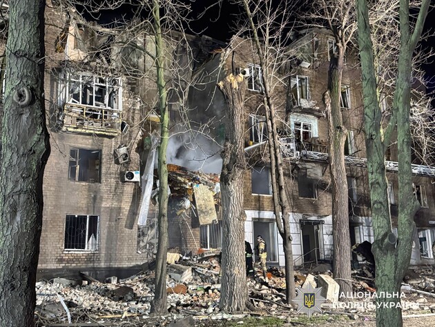 У Кривому Розі 17 постраждалих через удар РФ, 29 багатоповерхівок пошкоджені. Уражено інфраструктура. Фото