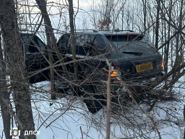 Позашляховик збив прикордонника під час спроби прориву в Румунію. Затримано шістьох людей, водія шукають