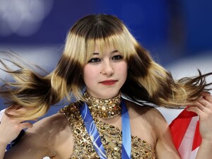 Що означають три смужки на волоссі найартистичнішої олімпійської чемпіонки Лю. Розкрито таємний зміст