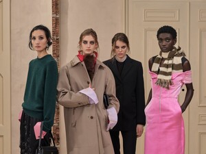 Prada кардинально змінила модні правила й показала, як носити речі роками й мати ефектний вигляд