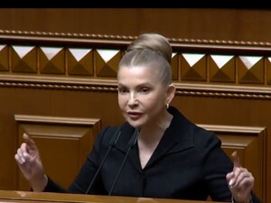 Нардеп-стронгмен другий день не зводить очей із Тимошенко. Який комплімент він їй зробив