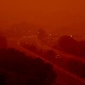 Апокаліптично червоне небо. Пилова буря із Сахари накрила частину Греції. Фоторепортаж