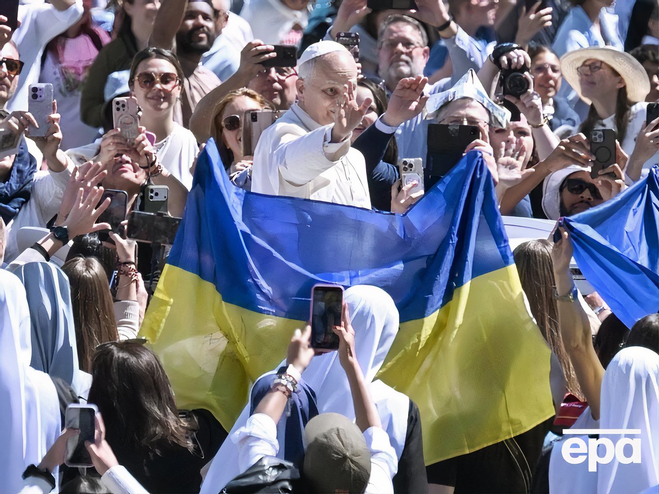 Лев XIV відслужив першу великодню месу й закликав до миру. Фоторепортаж