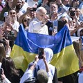 Лев XIV відслужив першу великодню месу й закликав до миру. Фоторепортаж
