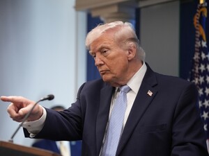 Трамп заявив, що цієї ночі може 