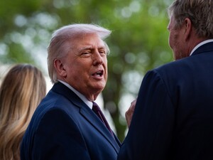 Трамп проти християн. Війна глави Білого дому з власною коаліцією загрожує програшем на виборах – Axios