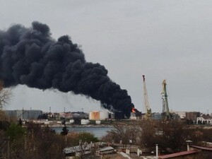 У Севастополі сталося повторне загоряння на нафтобазі після атаки дронів