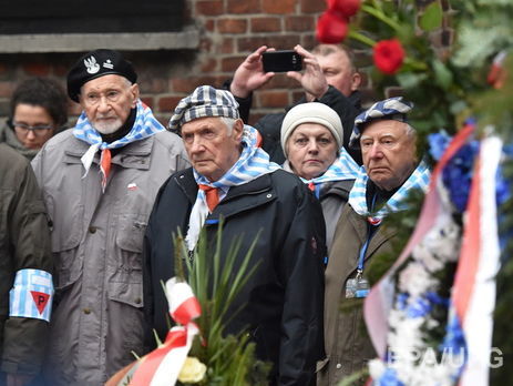 На місці колишнього концтабору в Освенцімі вшанували пам'ять жертв Голокосту. Фоторепортаж
